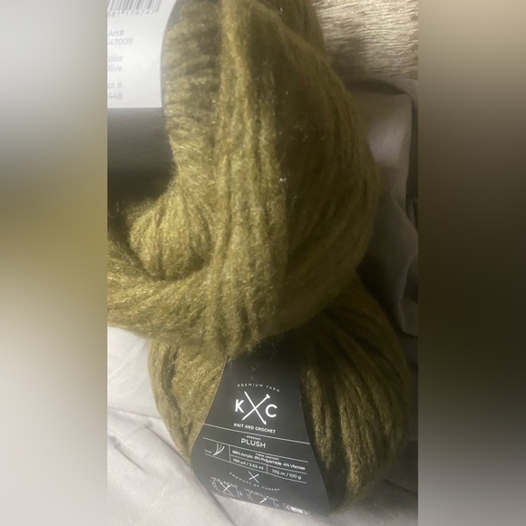 K+C PLUSH Yarn - Picture 8 of 11